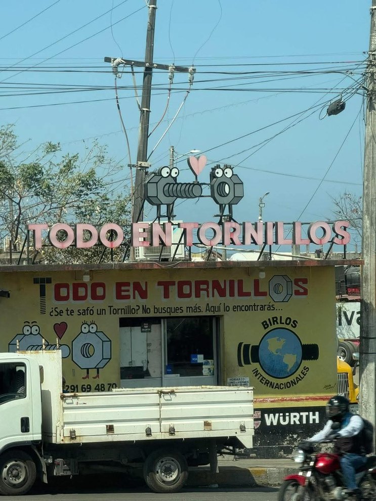 TODO EN TORNILLOS ¿Se te safó un Tornillo? No busques más. Aquí lo encontrarás...