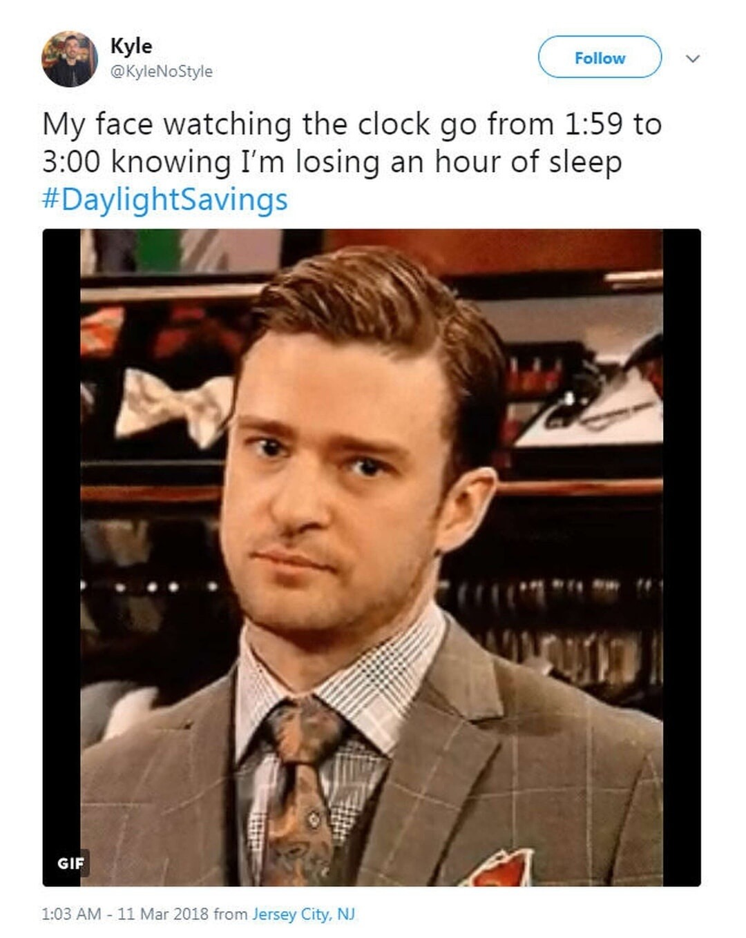 My face watching the clock go from 1:59 to 3:00 knowing I'm losing an hour of sleep #DaylightSavings