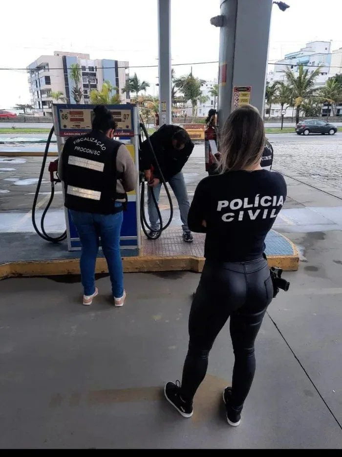 FISCALIZAÇÃO PROCON/SC. POLÍCIA CIVIL. GASOLINA. A COMUM. 06. 07.
