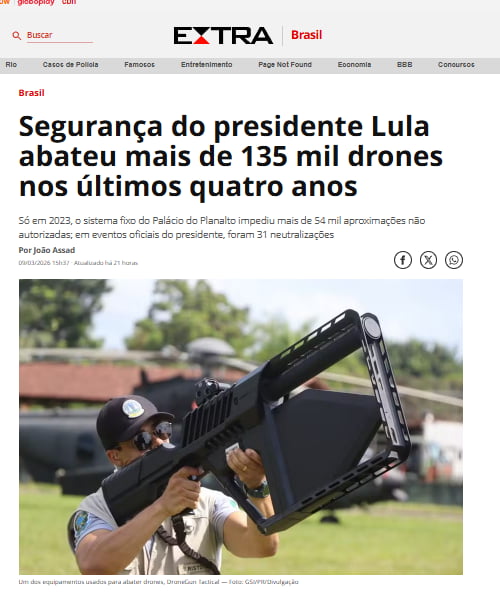 Segurança do presidente Lula abateu mais de 135 mil drones nos últimos quatro anos. Só em 2023, o sistema fixo do Palácio do Planalto impediu mais de 54 mil aproximações não autorizadas; em eventos oficiais do presidente, foram 31 neutralizações. Um dos equipamentos usados para abater drones, DroneGun Tactical.