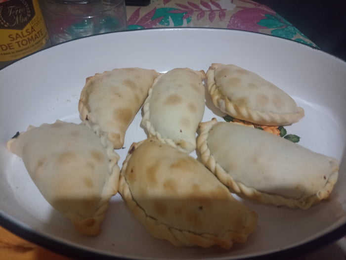 Terra Mia Salsa de Tomate. Empanadas.