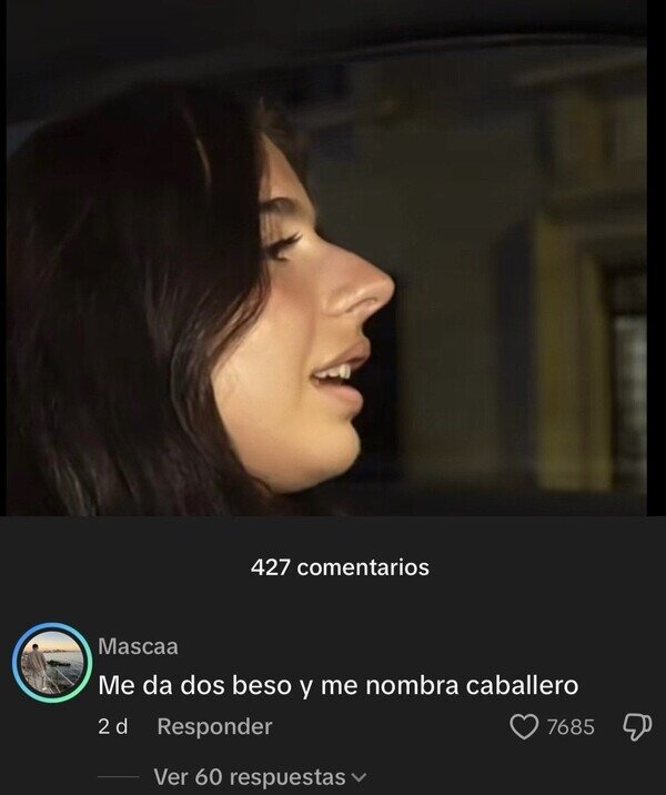 Me da dos beso y me nombra caballero
