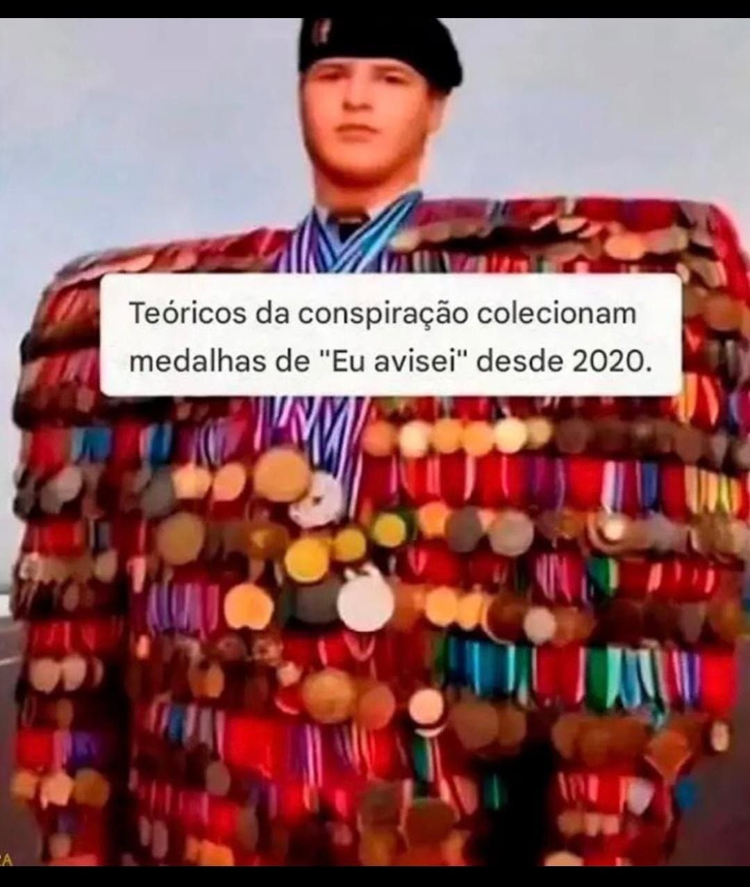 Teóricos da conspiração colecionam medalhas de 