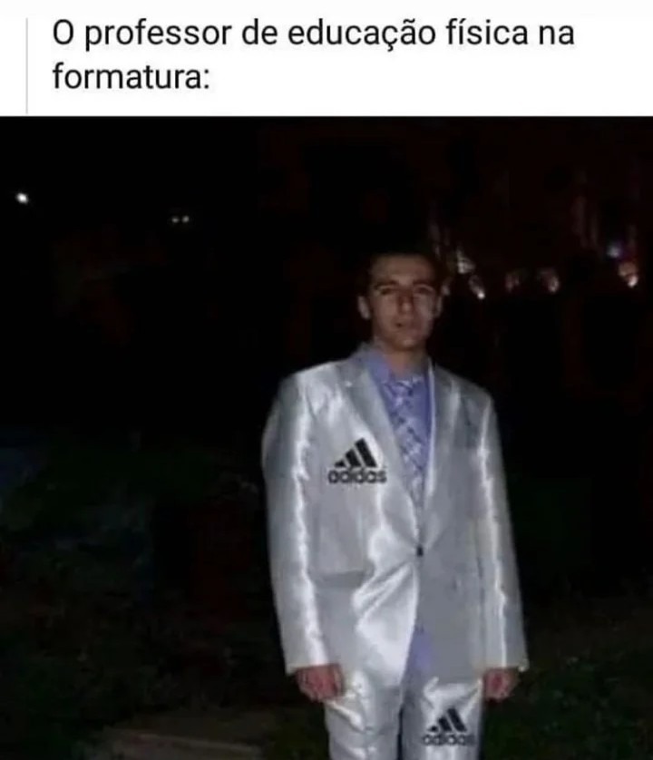 O professor de educação física na formatura: