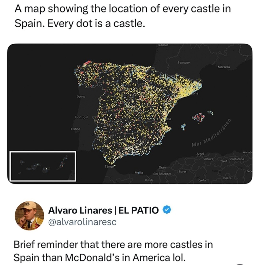 A map showing the location of every castle in Spain. Every dot is a castle. Alvaro Linares | EL PATIO @alvarolinaresc Brief reminder that there are more castles in Spain than McDonald's in America lol.