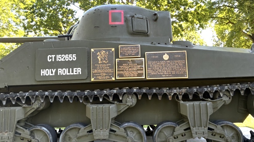 CT 152655 HOLY ROLLER. In commemoration of the fiftieth anniversary of the First Hussars Regiment 1939 - 1989. To the everlasting memory of the members of the 1st Hussars who fought in the Second World War. Holy Roller presented to the City of London by the First Hussars Regiment in honour of the First Hussars who fell in two World Wars. It is the 
