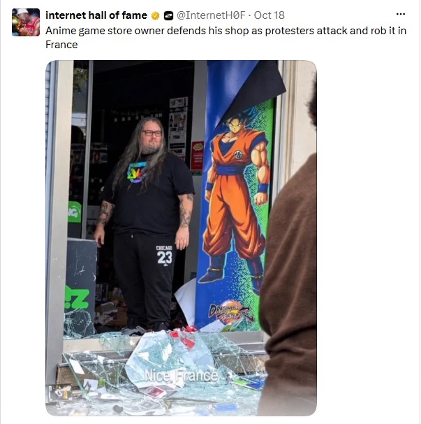 Anime game store owner defends his shop as protesters attack and rob it in France. Nice France.